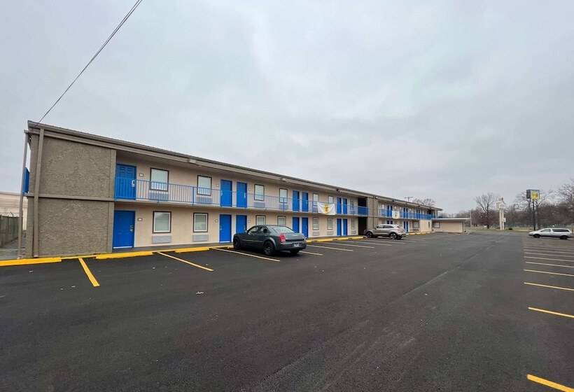 בית מלון כפרי Super 8 By Wyndham Paducah I24 Exit 4