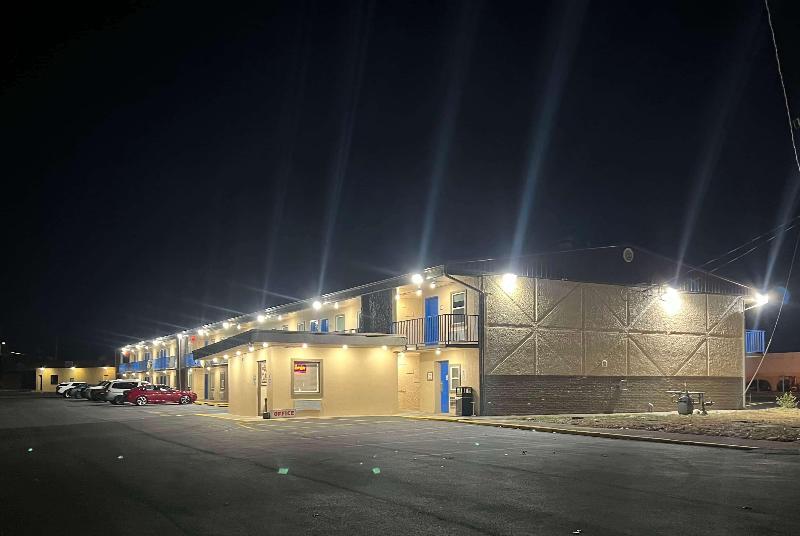 בית מלון כפרי Super 8 By Wyndham Paducah I24 Exit 4