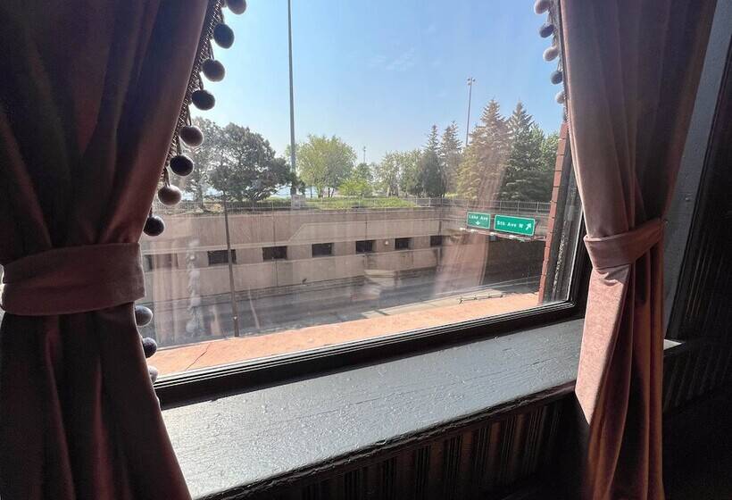 فندق The Oliver Inn