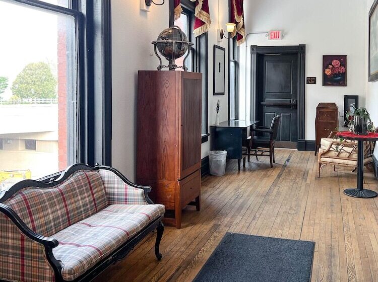 فندق The Oliver Inn