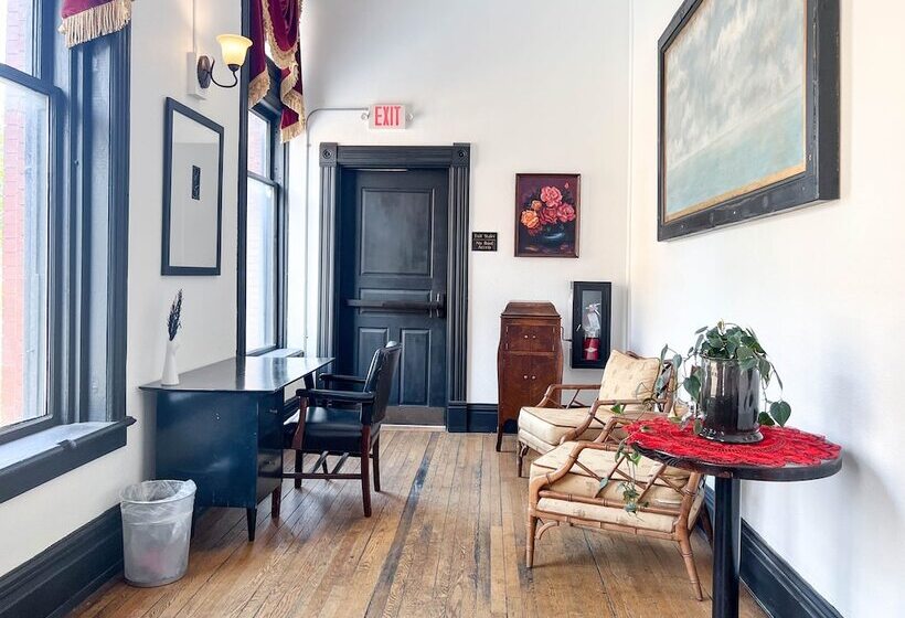 فندق The Oliver Inn