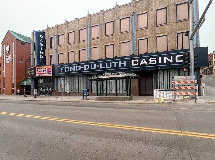 هتل The Oliver Inn