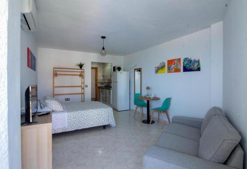 Larios Dos 504. Estudio Con Vistas Al Mar Cerca De La Playa