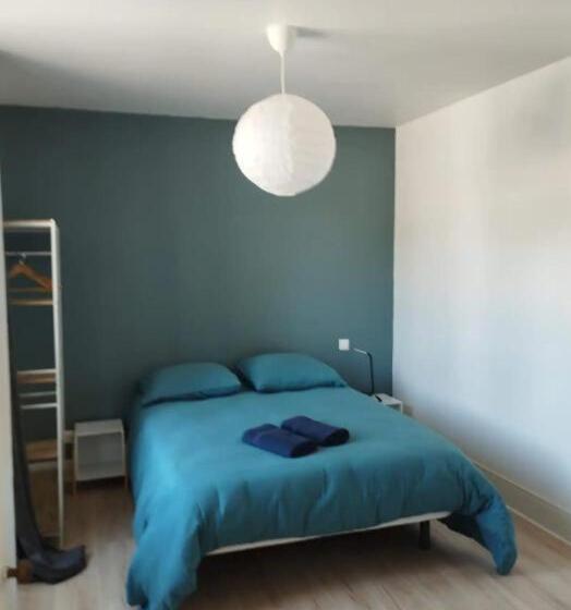 Les Glycines, Un Air De Campagne à La Ville