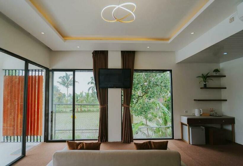 Nirvana Hotel Resort Tetebatu