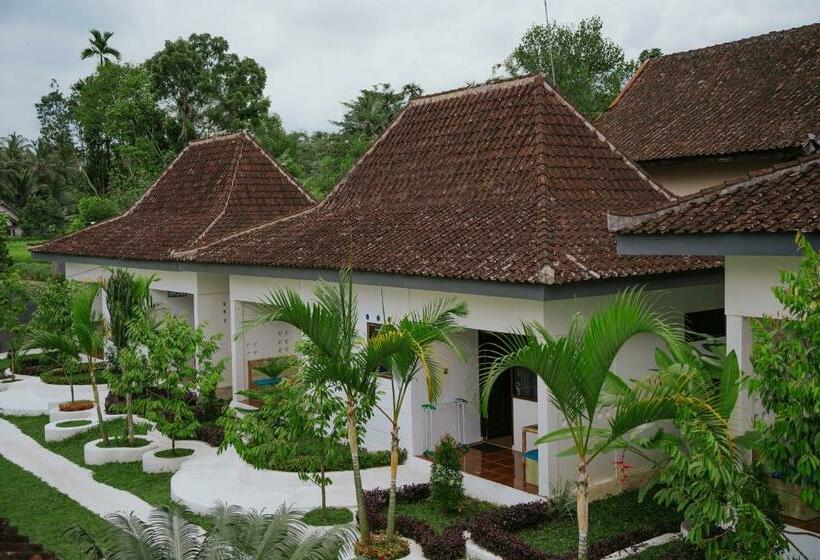 Nirvana Hotel Resort Tetebatu