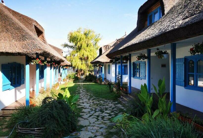 Пансион 5 Chirpici   Small Traditional Resort