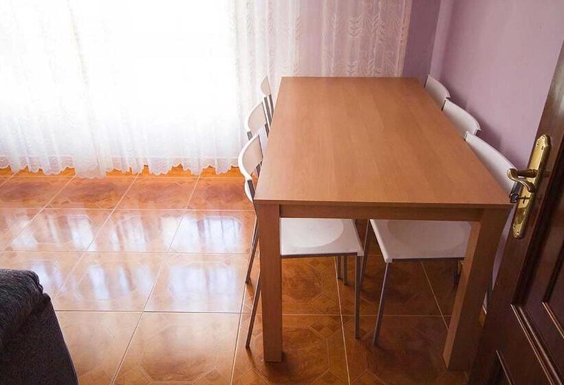 Piso En Centro Fisterra