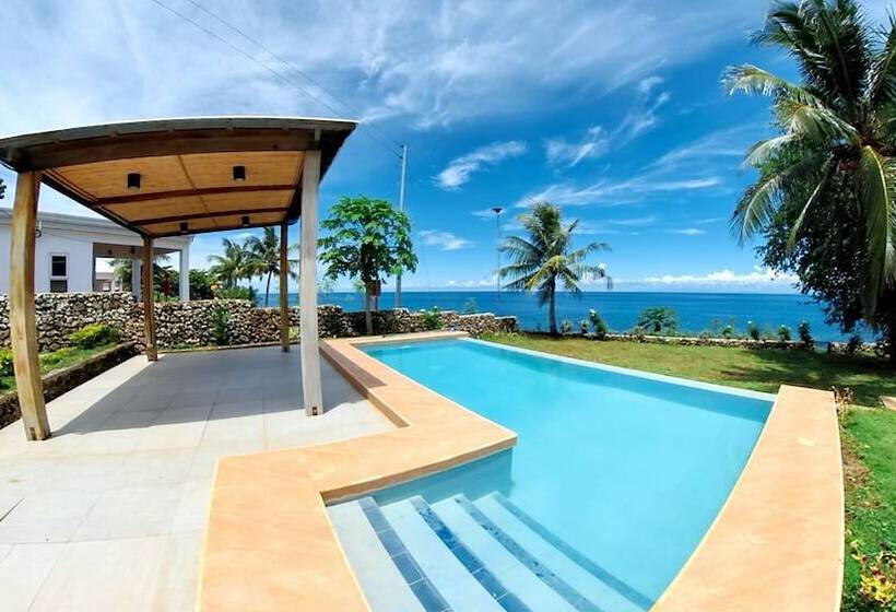 استراحتگاه The Gabayan Riviera