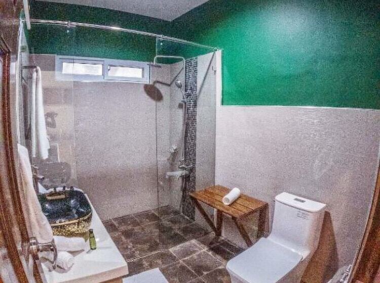 استراحتگاه The Gabayan Riviera