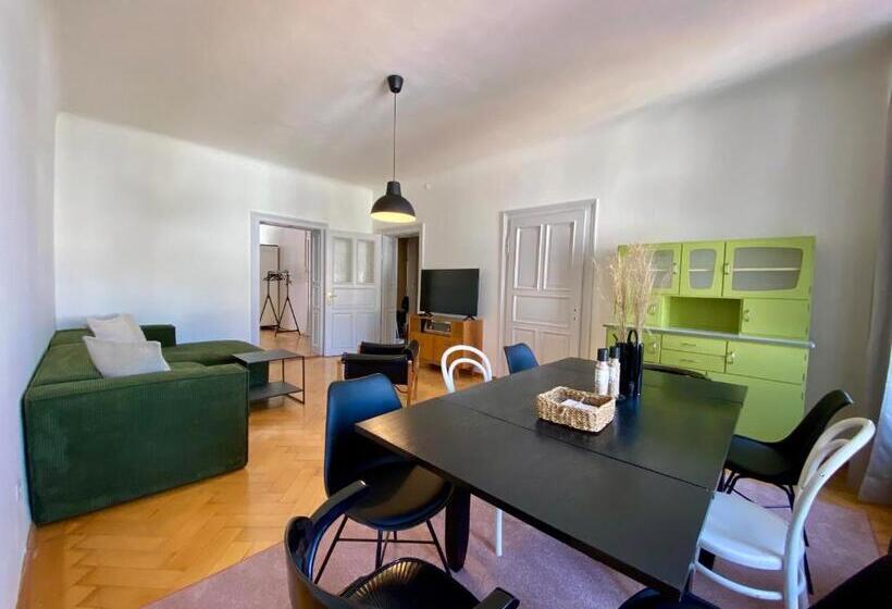 Stadtjuwel Mit Pfänderblick