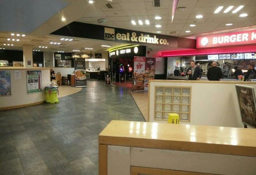Thurrock Hotel M25 Services