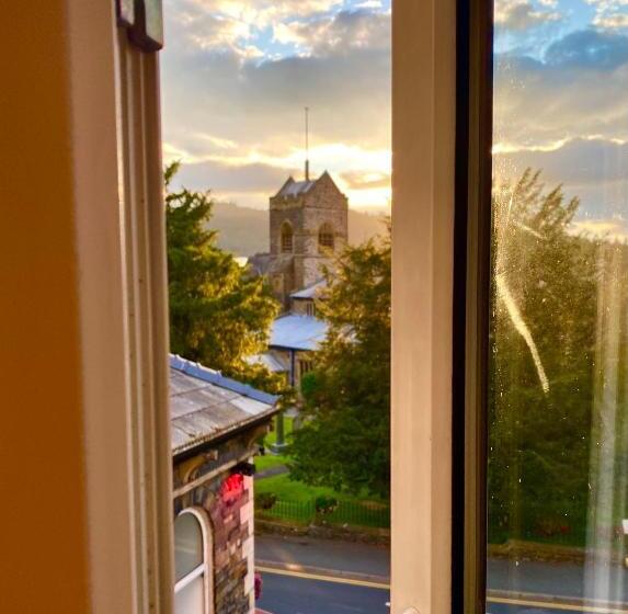 3 West End Boutique Apartment