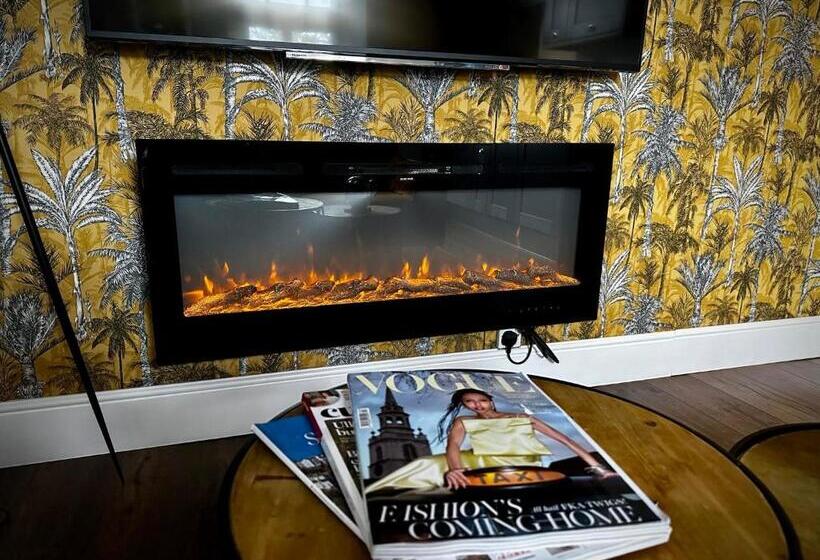 3 West End Boutique Apartment