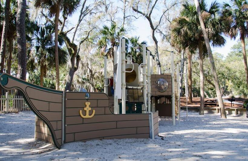 327 Palmetto Walk   Wine Down