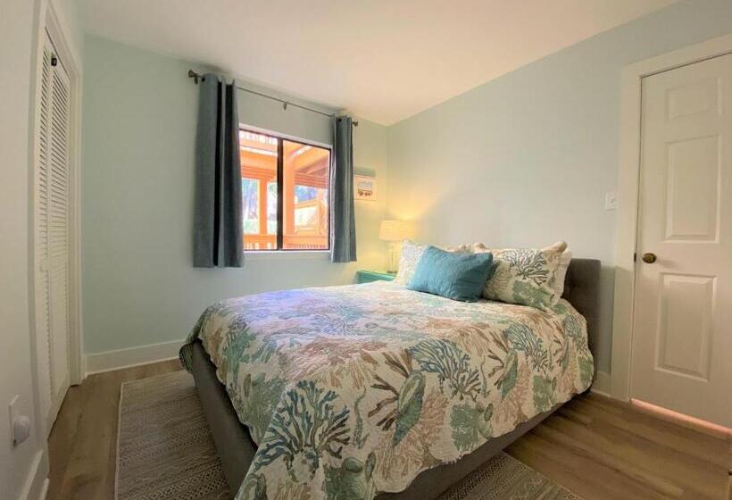 327 Palmetto Walk   Wine Down