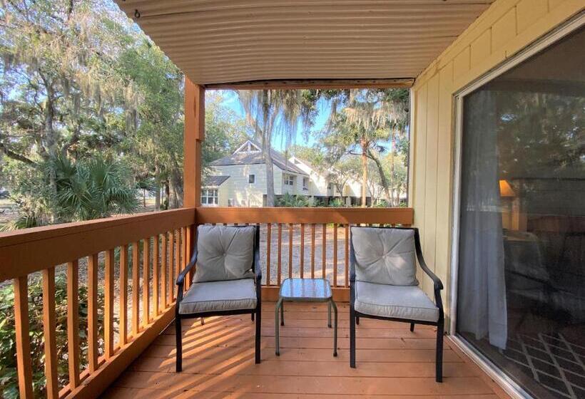 327 Palmetto Walk   Wine Down