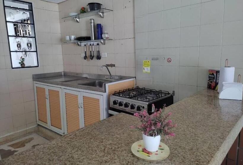 Alojamiento Entero, Casa Amplia, Patio, Aire