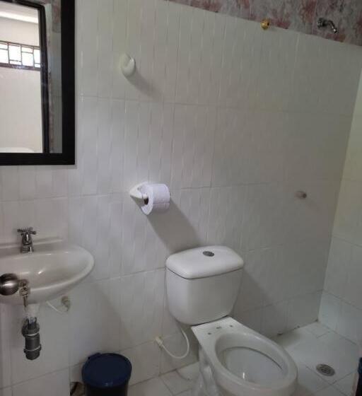 Alojamiento Entero, Casa Amplia, Patio, Aire