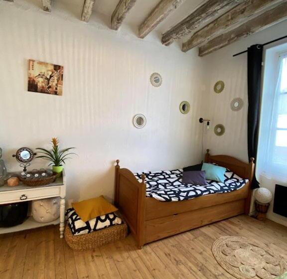 ベッドアンドブレックファースト Les Petites Mirabelles