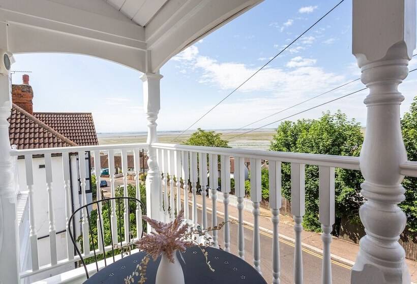 Estuary View By Sorted Stay