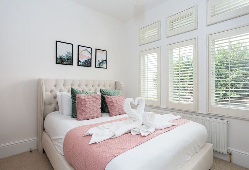 Estuary View By Sorted Stay