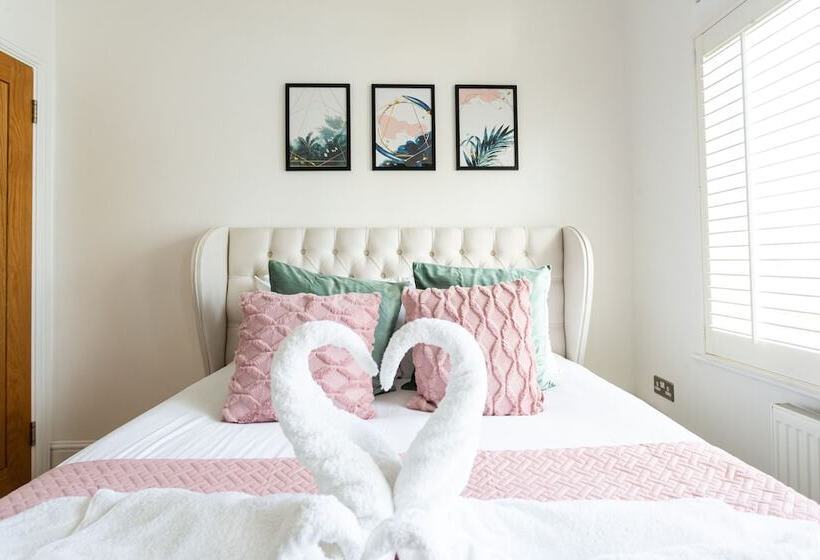 Estuary View By Sorted Stay