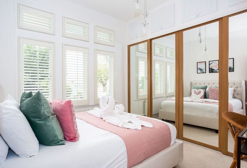 Estuary View By Sorted Stay