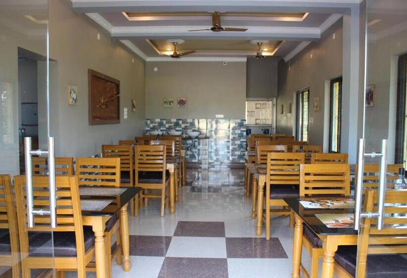 فندق Aappayan Guest House & Restaurant