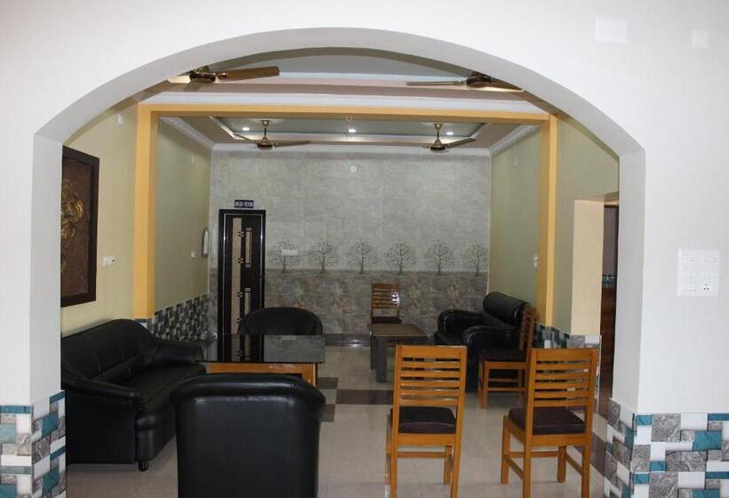 فندق Aappayan Guest House & Restaurant