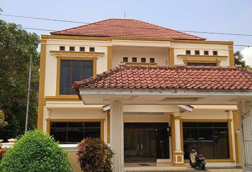 בית מלון כפרי Akbar Syariah Banyumas Redpartner