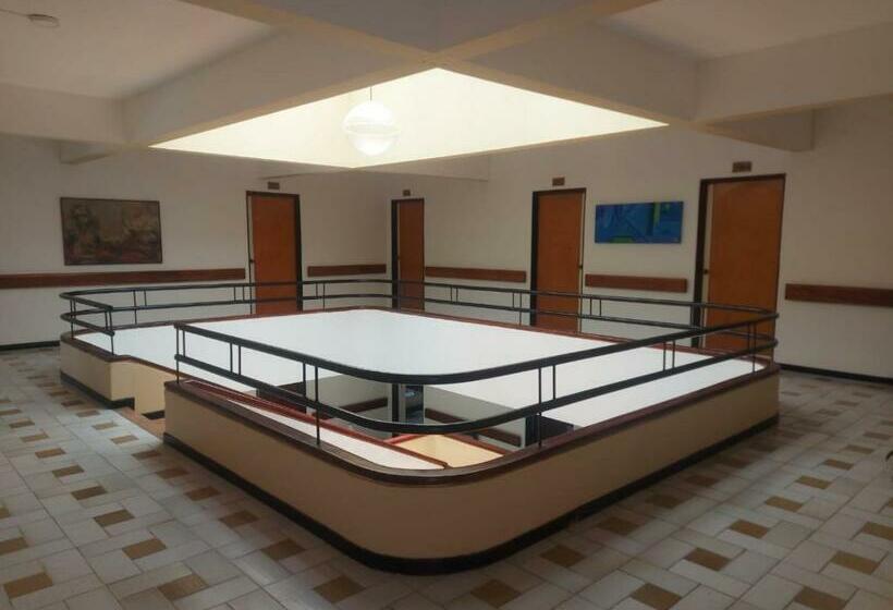 בית מלון כפרי Mariscal Robledo Cartago