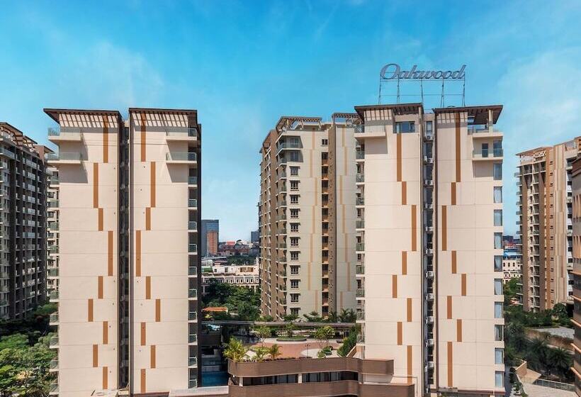 בית מלון כפרי Oakwood Premier Phnom Penh