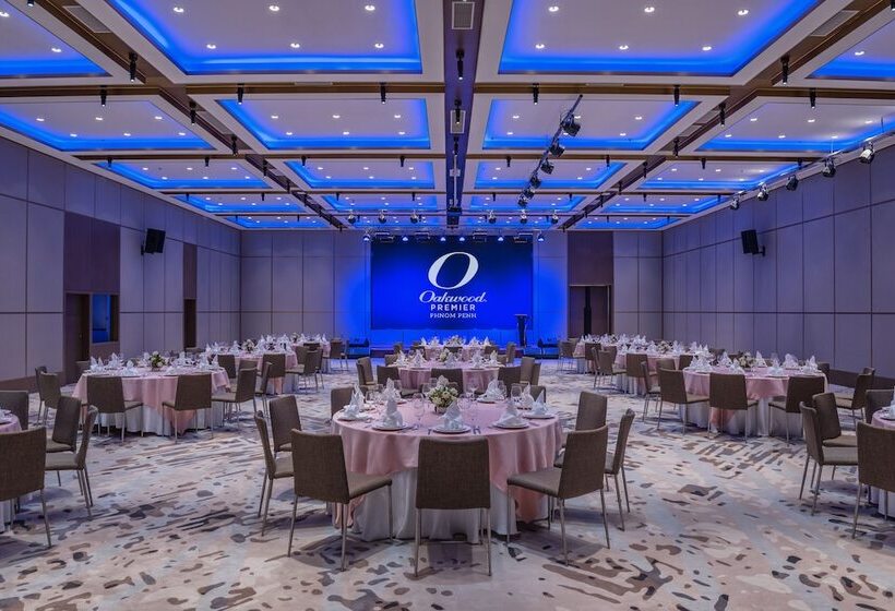 בית מלון כפרי Oakwood Premier Phnom Penh