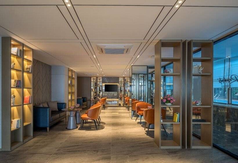 בית מלון כפרי Oakwood Premier Phnom Penh