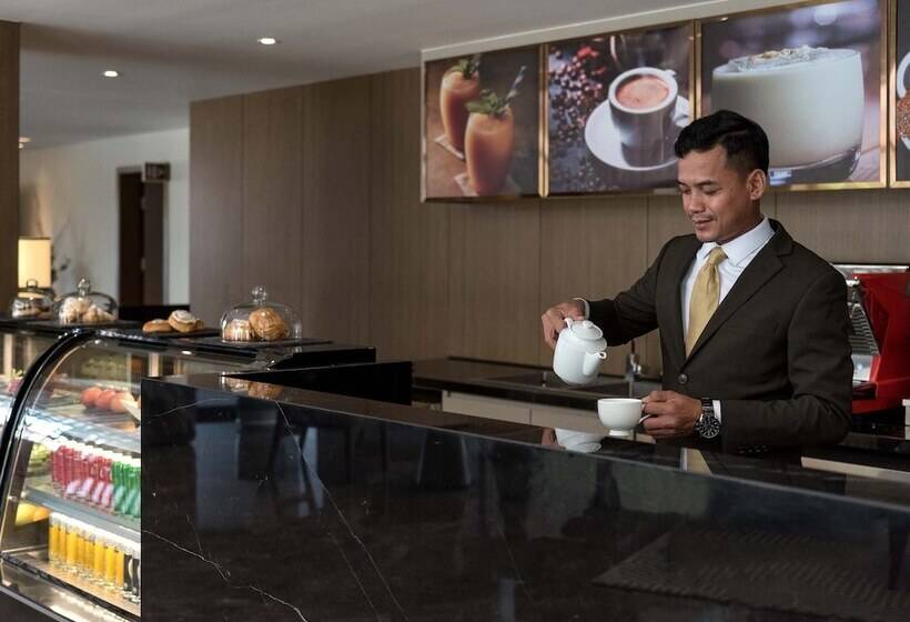 בית מלון כפרי Oakwood Premier Phnom Penh