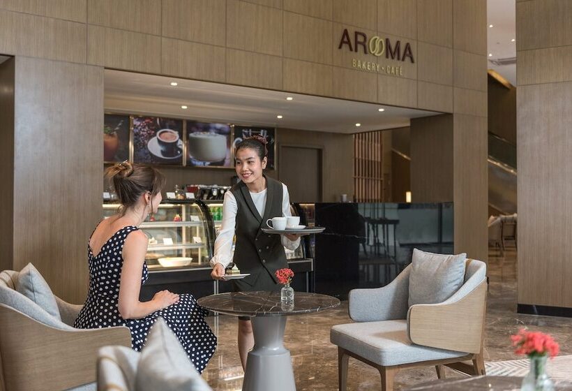 בית מלון כפרי Oakwood Premier Phnom Penh