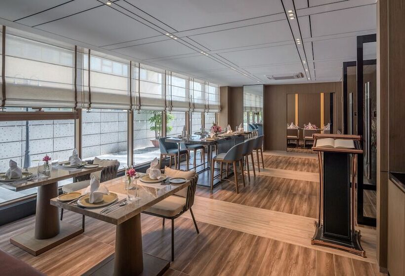 בית מלון כפרי Oakwood Premier Phnom Penh