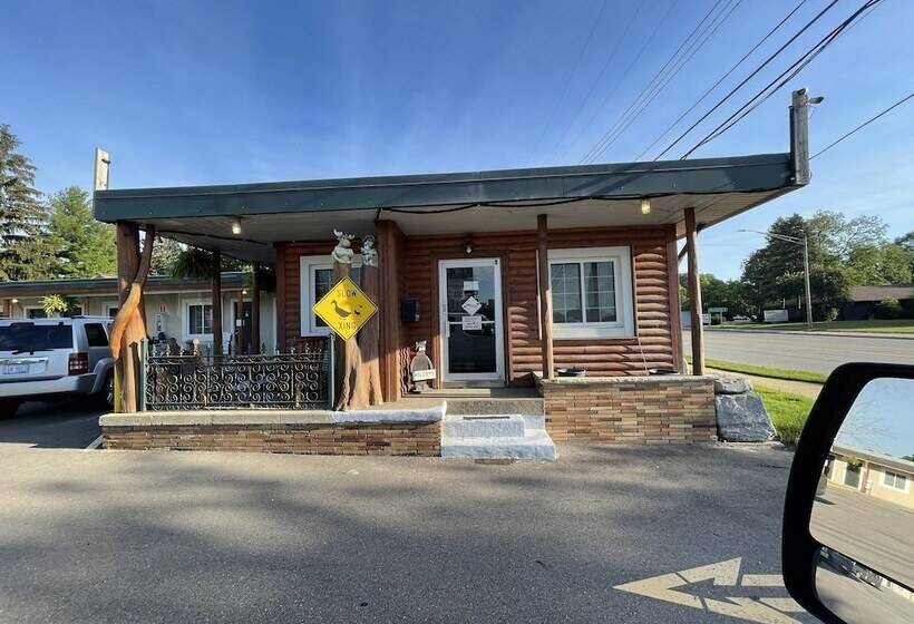 Отель Olde Mill Inn Of Clarkston