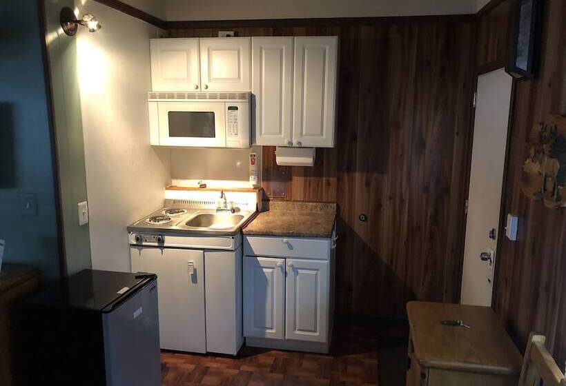 Отель Olde Mill Inn Of Clarkston