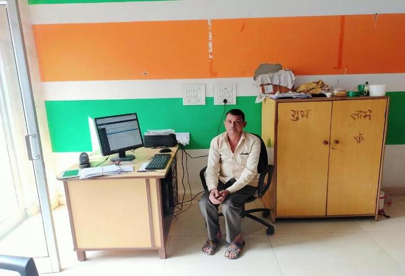 酒店 Oyo 86189 Glaxy