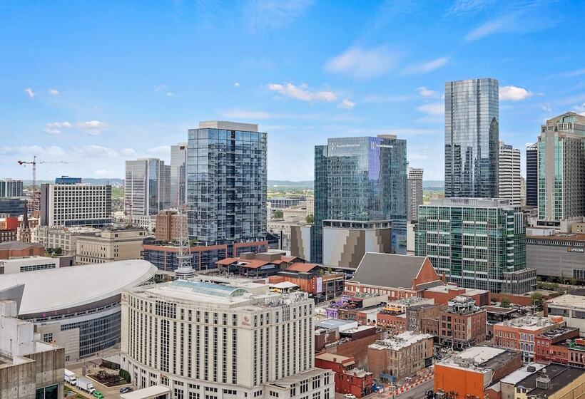 هتل Placemakr Premier Sobro