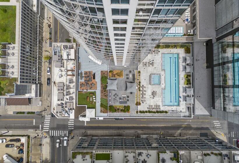 هتل Placemakr Premier Sobro