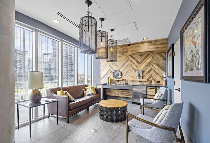 هتل Placemakr Premier Sobro