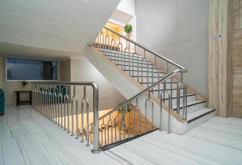 בית מלון כפרי Reddoorz @ Glodok