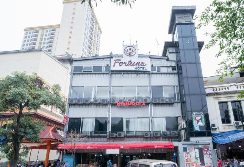 בית מלון כפרי Reddoorz @ Glodok