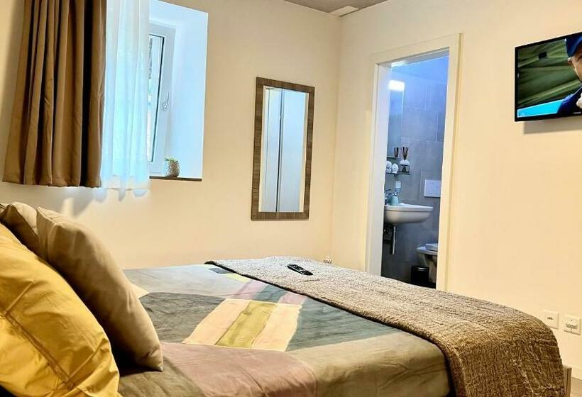 ホテル Regina Bed & Breakfast