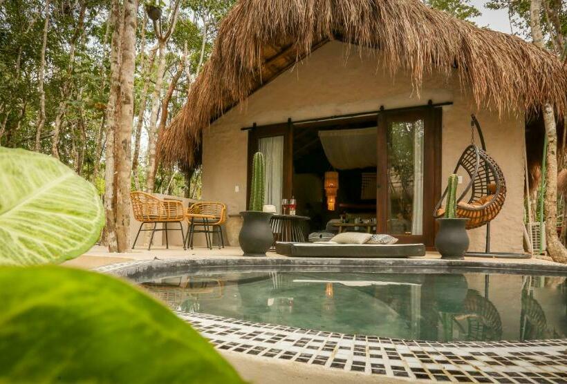 هتل The Yellow Nest Tulum