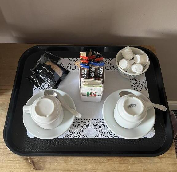 The Tontine Hotel & Bar