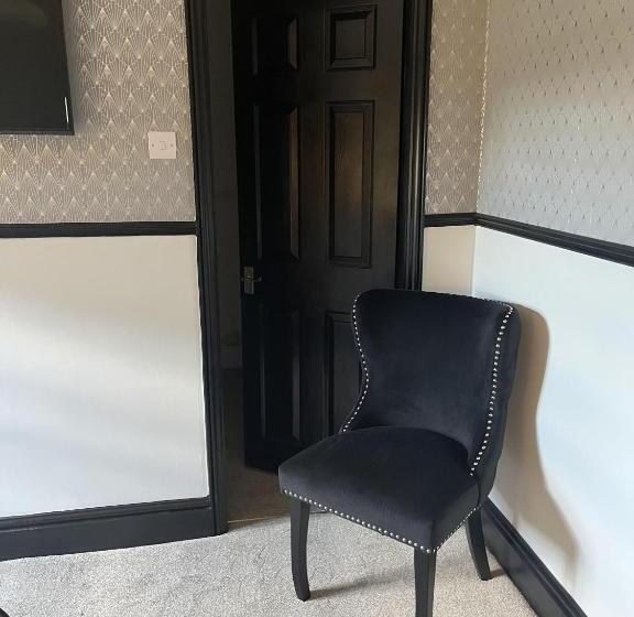 The Tontine Hotel & Bar